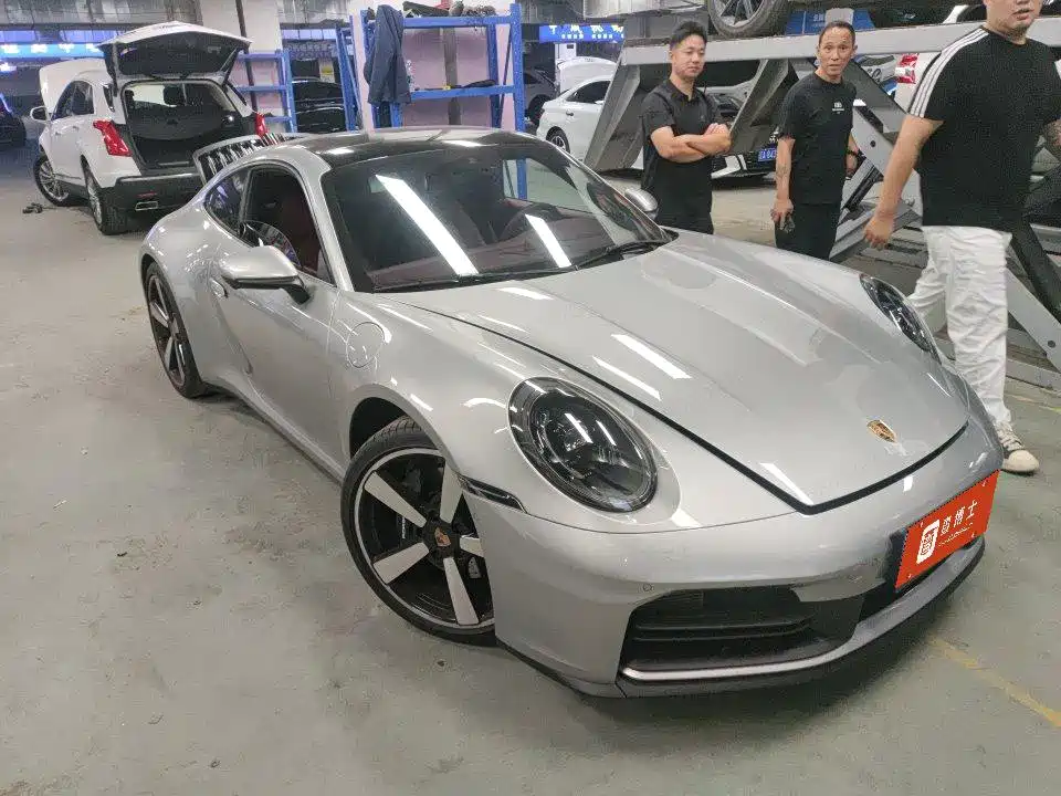 Photo 4 - Porsche 911