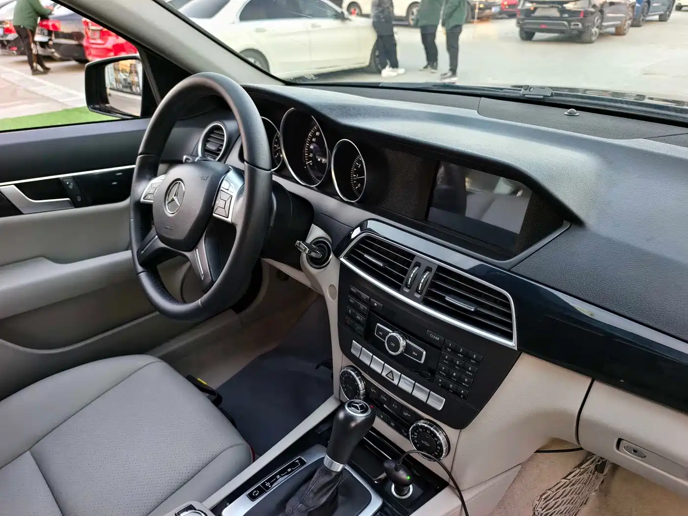 Mercedes-Benz C-Class 2013 Model C 180 CGI Classic фото 14