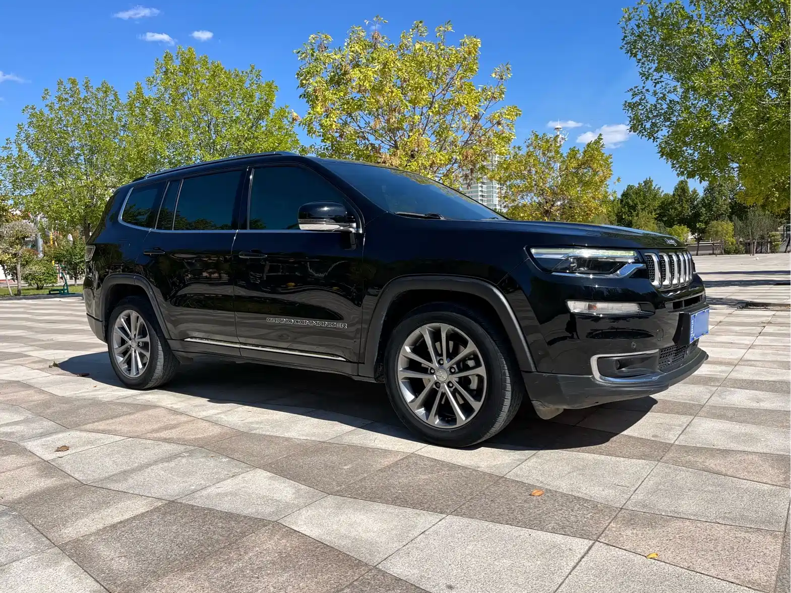 صورة 3 - Jeep Grand Commander