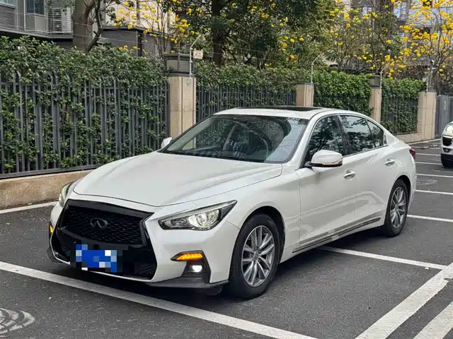 INFINITI Q50L
