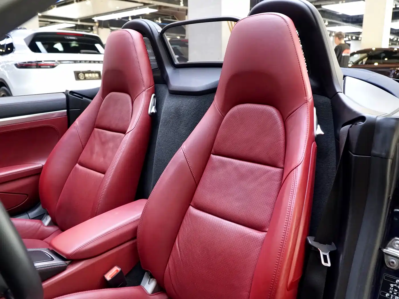 Porsche 718 2018 Boxster 2.0T фото 12