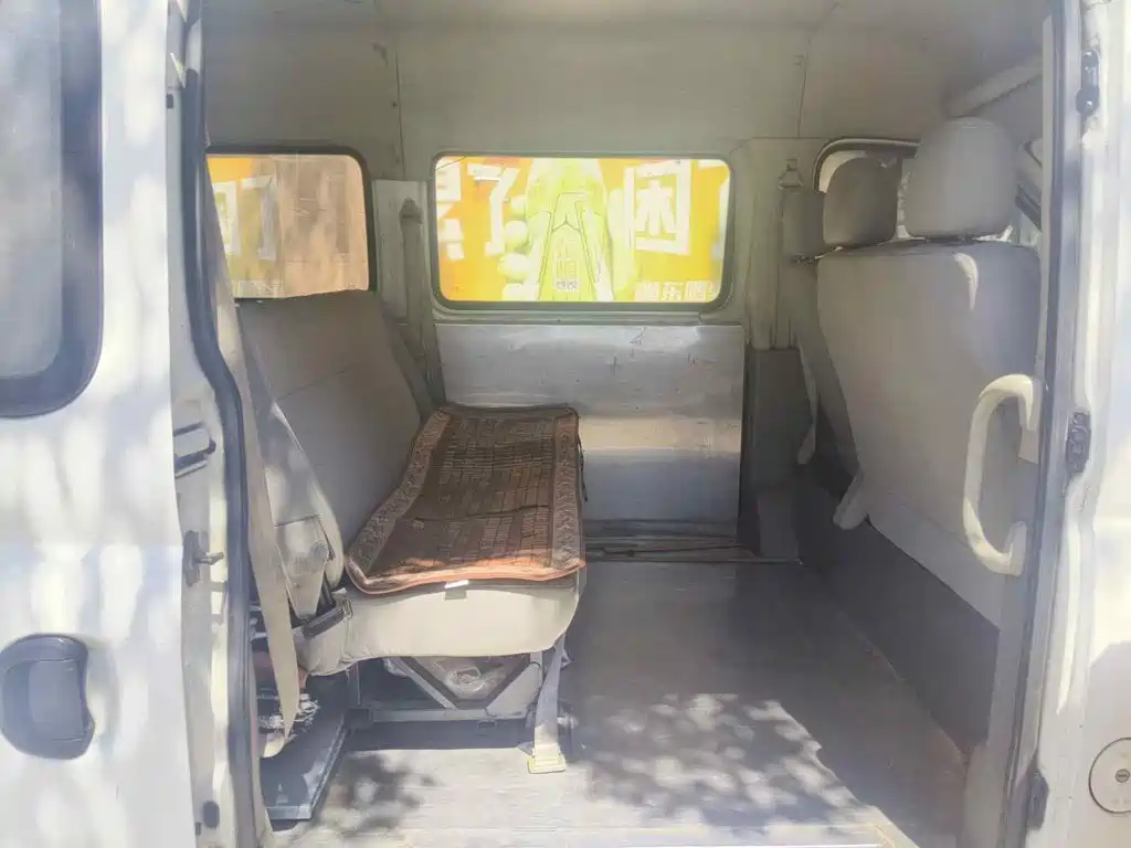 SAIC Maxus Xintu V80 2014 2014 2.5T Aoyun Short Wheelbase Medium Roof