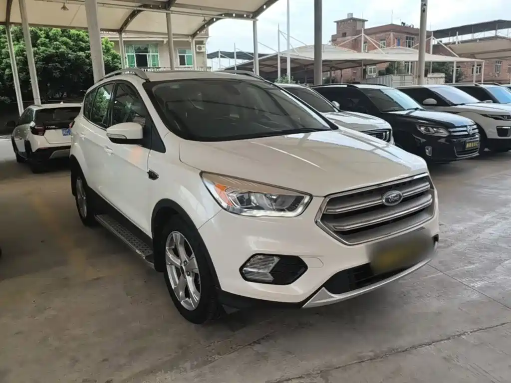Фото 4 - Ford Kuga