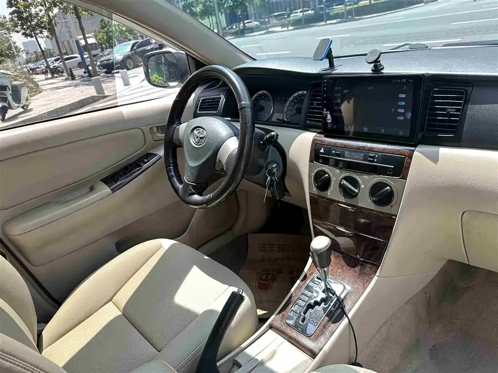 Toyota Corolla 2013 1.6L Automatic Luxury фото 20