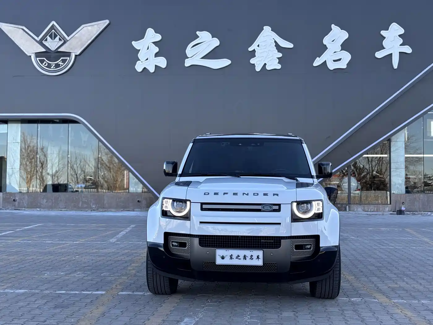 Land Rover Defender 2023 Model 110 3.0T P400 X-DYNAMIC HSE фото 5