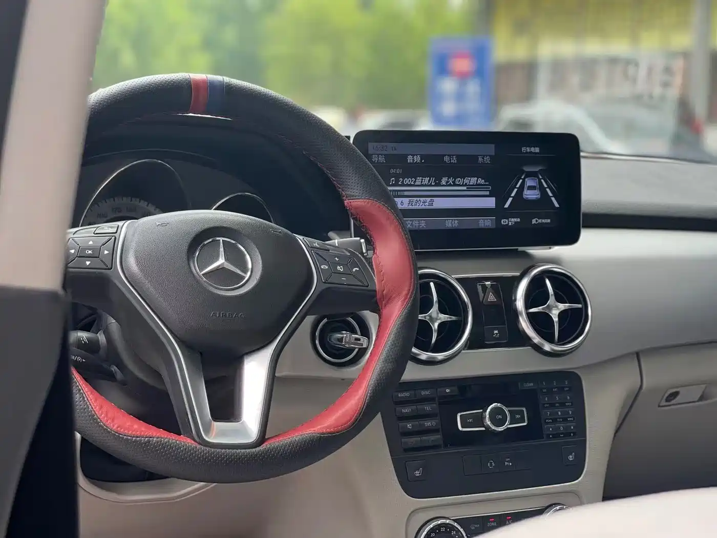 Mercedes-Benz GLK-Class 2013 GLK 300 4MATIC Fashion фото 11