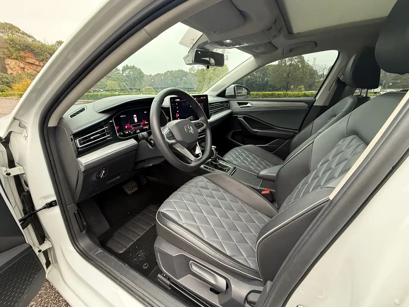 Volkswagen Sagitar 2023 300TSI DSG Surpassing Edition фото 7
