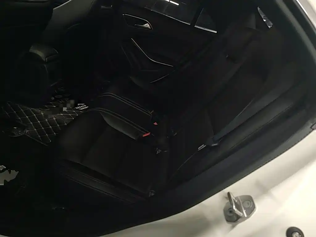 Mercedes-Benz CLA (Import) 2018 CLA 200 Dynamic Edition фото 17