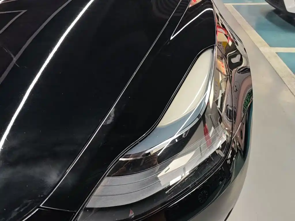 Фото 24 - Tesla Model 3