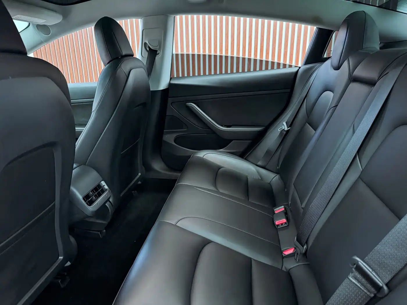 Фото 8 - Tesla Model 3