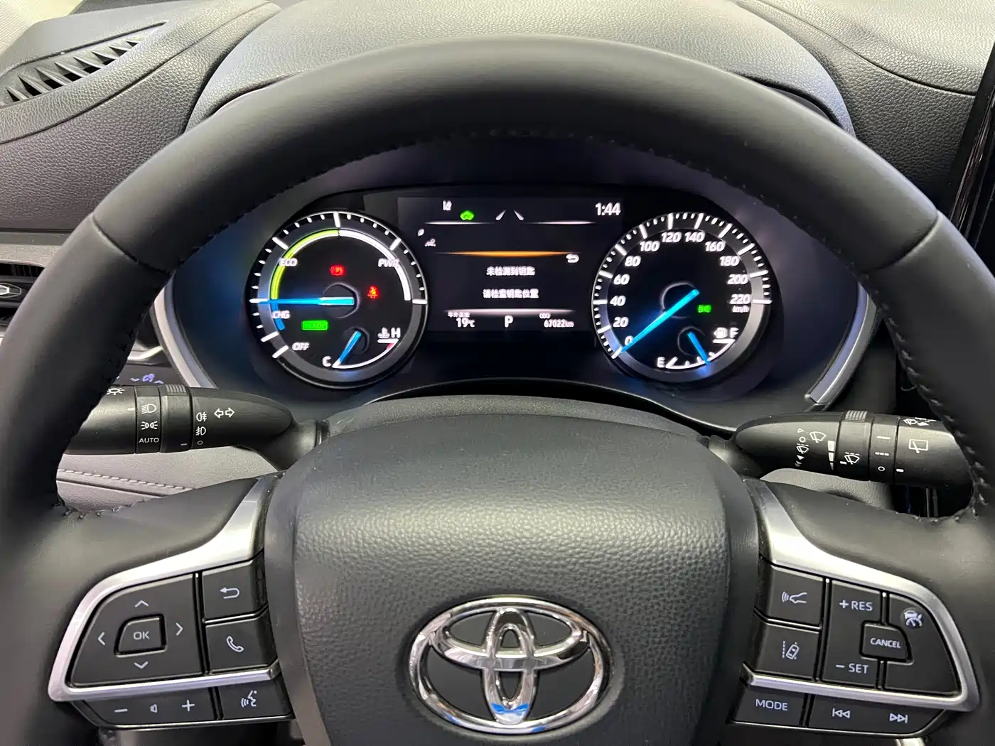 Toyota Highlander 2022 Model Dual Engine 2.5L 4WD Premium Edition 7-Seater фото 9