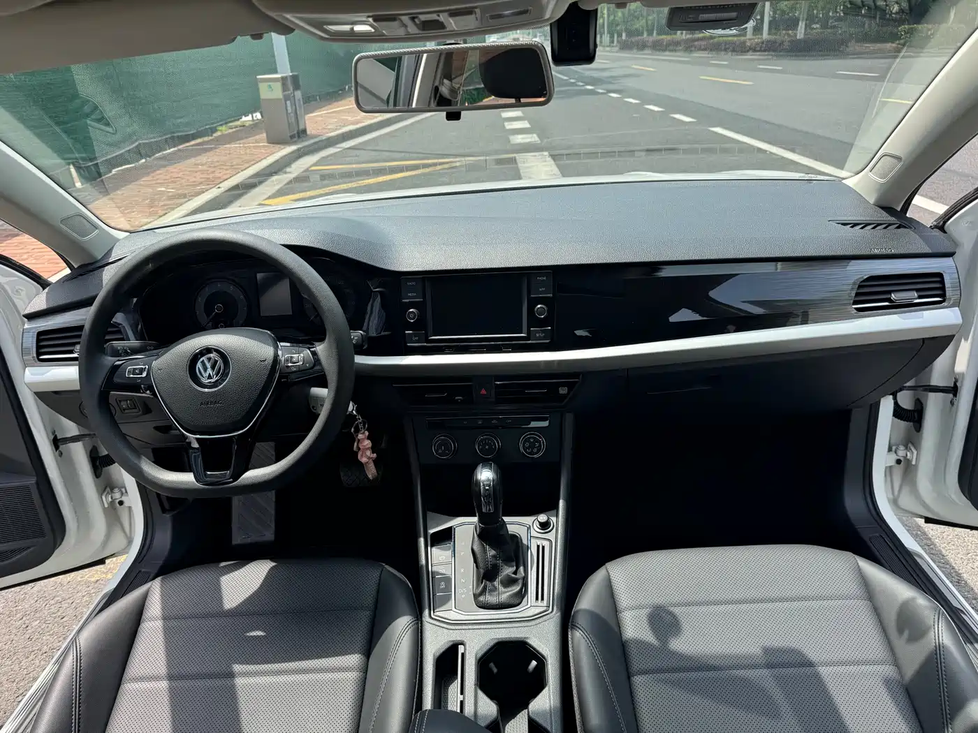 Volkswagen Lavida 2019 1.5L Automatic Comfort Edition China VI фото 12