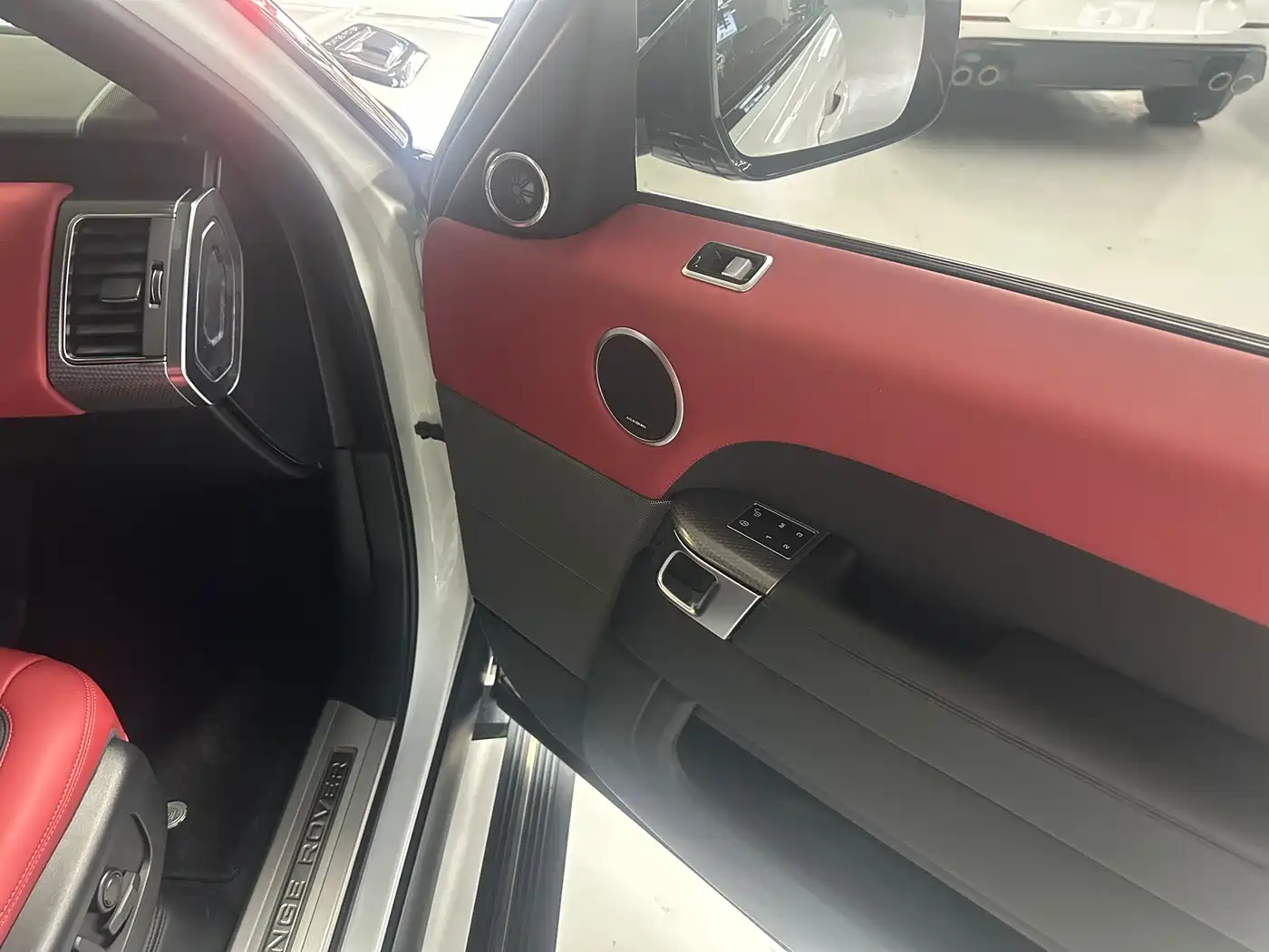 Land Rover Range Rover Sport 2020 3.0 L6 HSE DYNAMIC фото 8