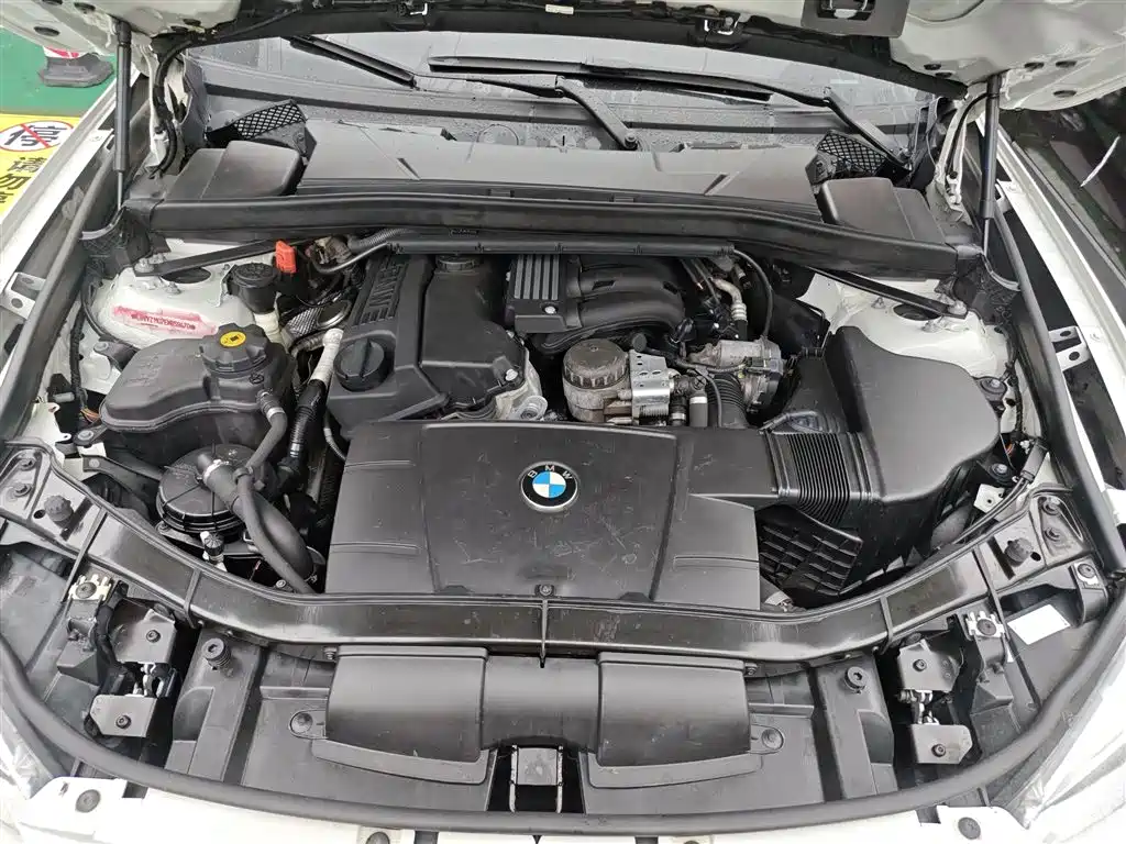 BMW X1 2013 sDrive18i Leading фото 16