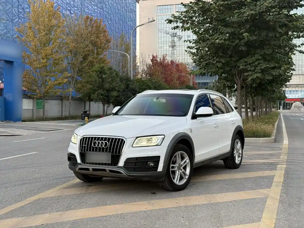 Photo 2 - Audi Q5