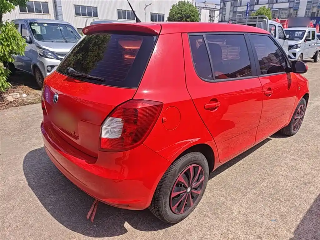 Škoda Fabia 2014 1.4L Automatic Crystal Edition фото 7