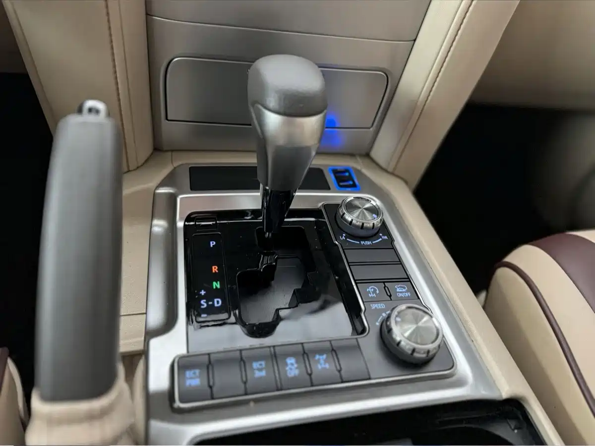 Toyota Land Cruiser (Import) 2018 2016 4.0L V6 Middle East Basic Edition
