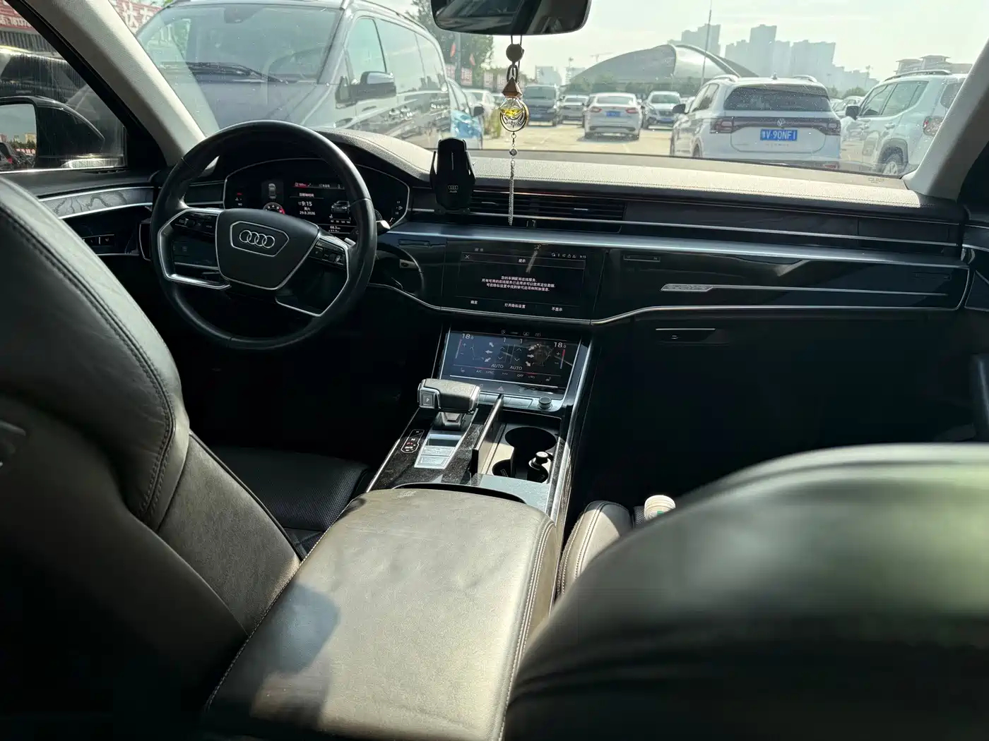 Фото 5 - Audi A8