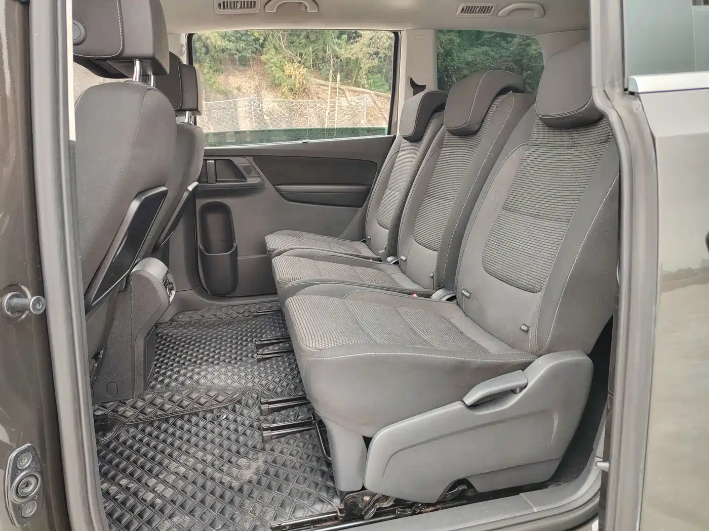 Volkswagen Sharan 2017 2016 380TSI Comfort 7-seater