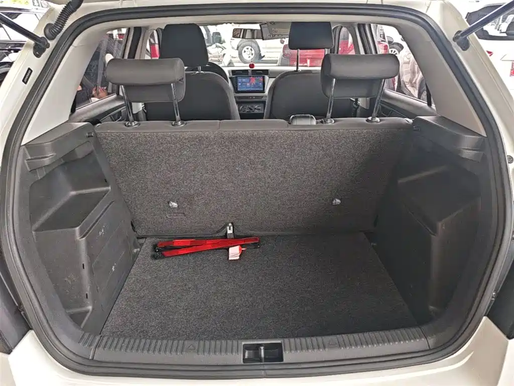 Škoda Fabia 2017 1.4L Auto Car Enjoy Edition фото 19