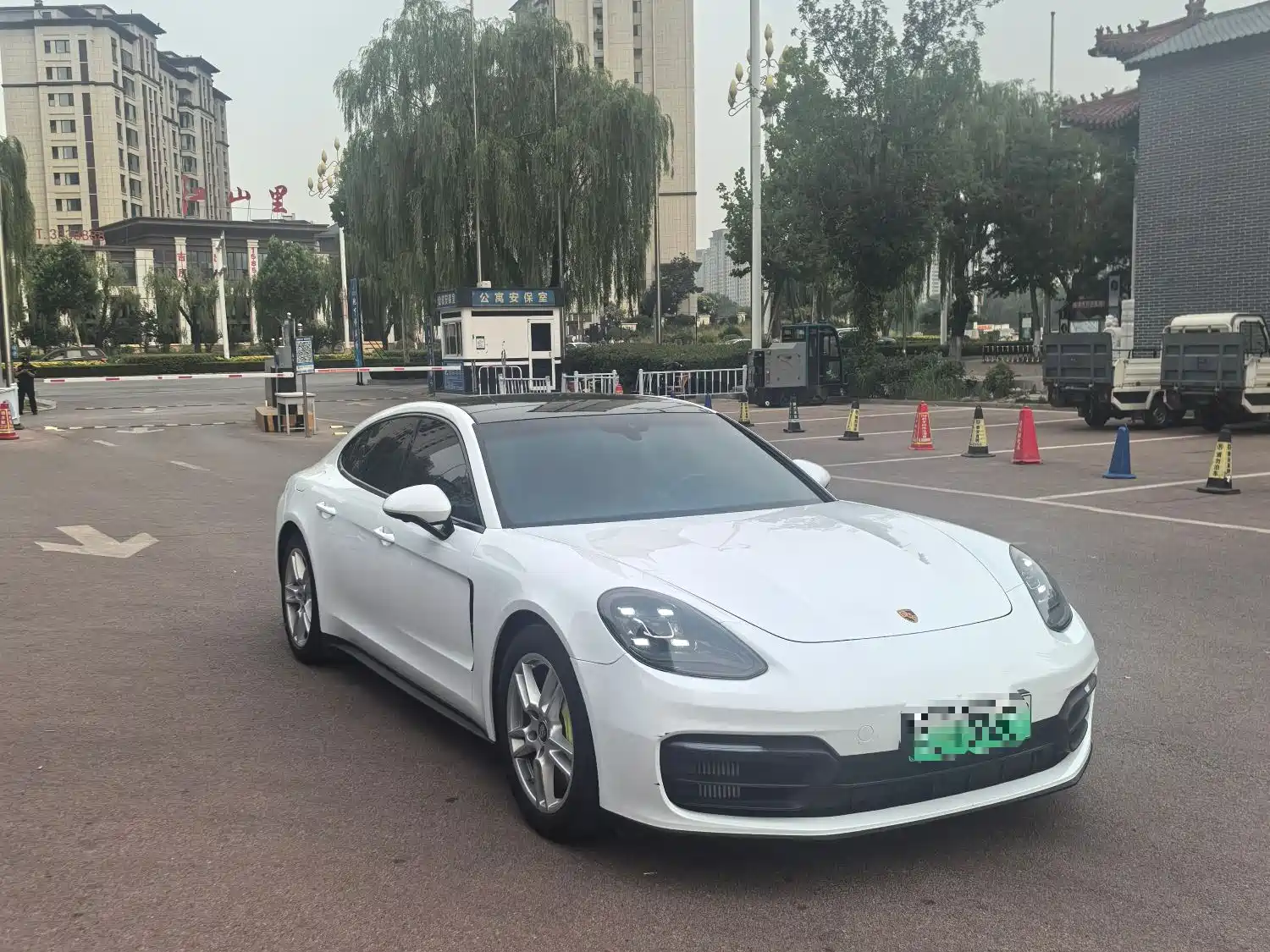 صورة 3 - Porsche Panamera New Energy