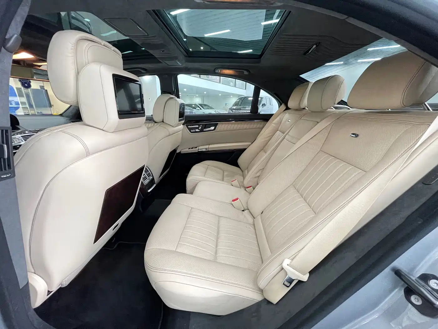Mercedes-Benz S-Class 2012 S 600 L Grand Edition фото 23