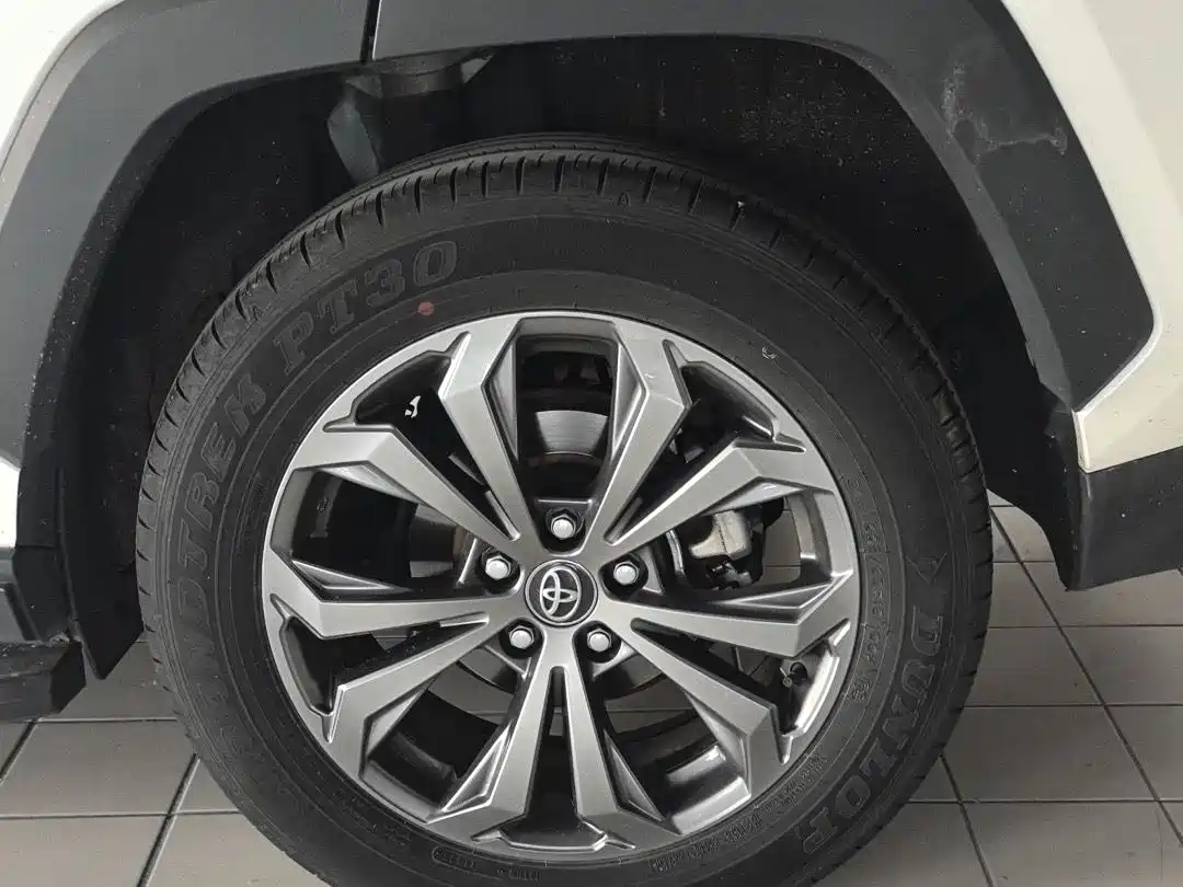 Toyota RAV4 Rongfang 2023 2.0L CVT FWD Style Plus Edition фото 8