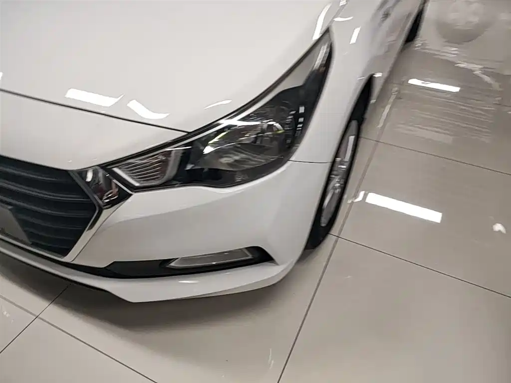 Hyundai Verna 2016 1.4L Automatic Cool Edition GLS фото 24