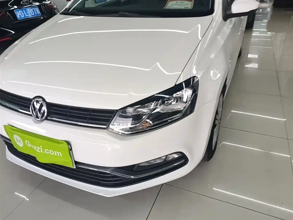 Volkswagen Polo 2016 1.6L Automatic Comfort фото 24