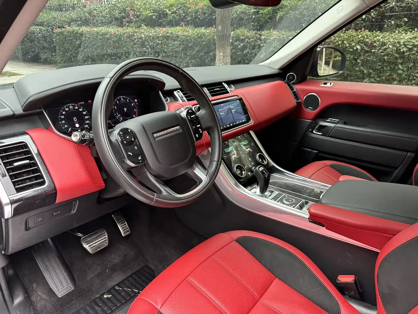 Land Rover Range Rover Sport 2021 3.0 L6 Gloss Black Edition фото 6