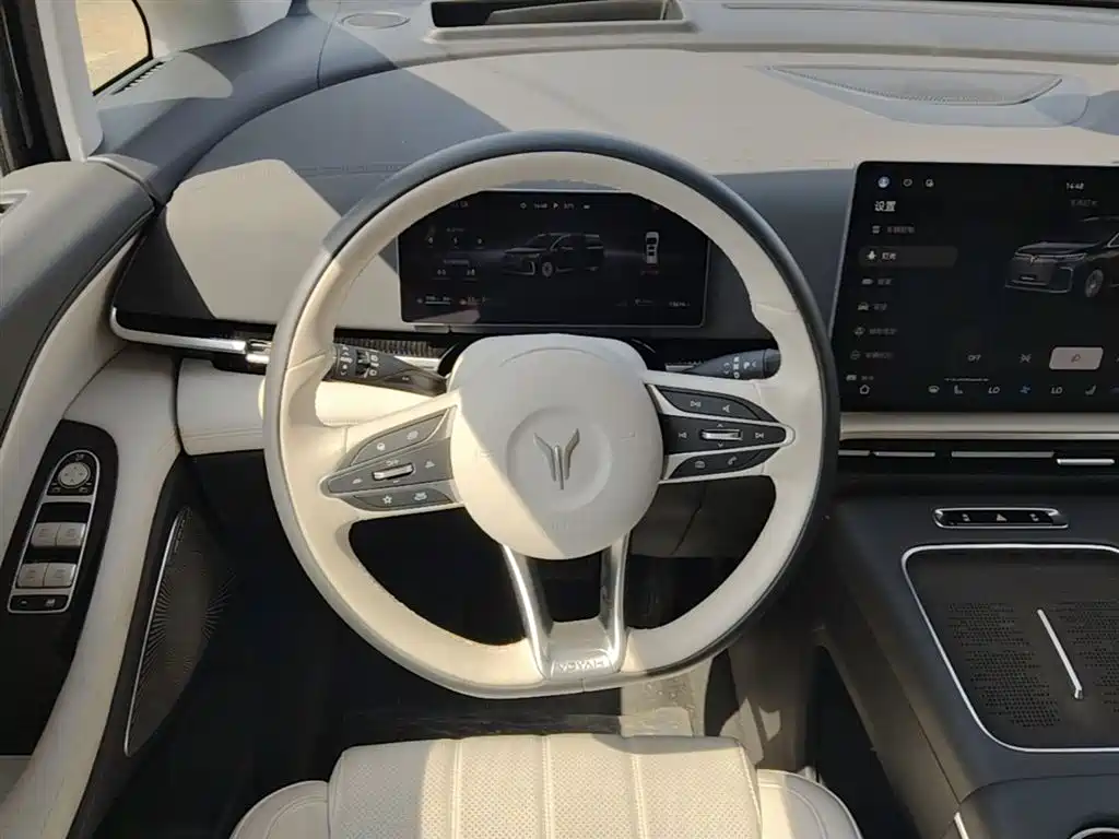 Voyah Auto Voyah Dreamer 2025 Model PHEV 4WD Premium QianKun Edition фото 11