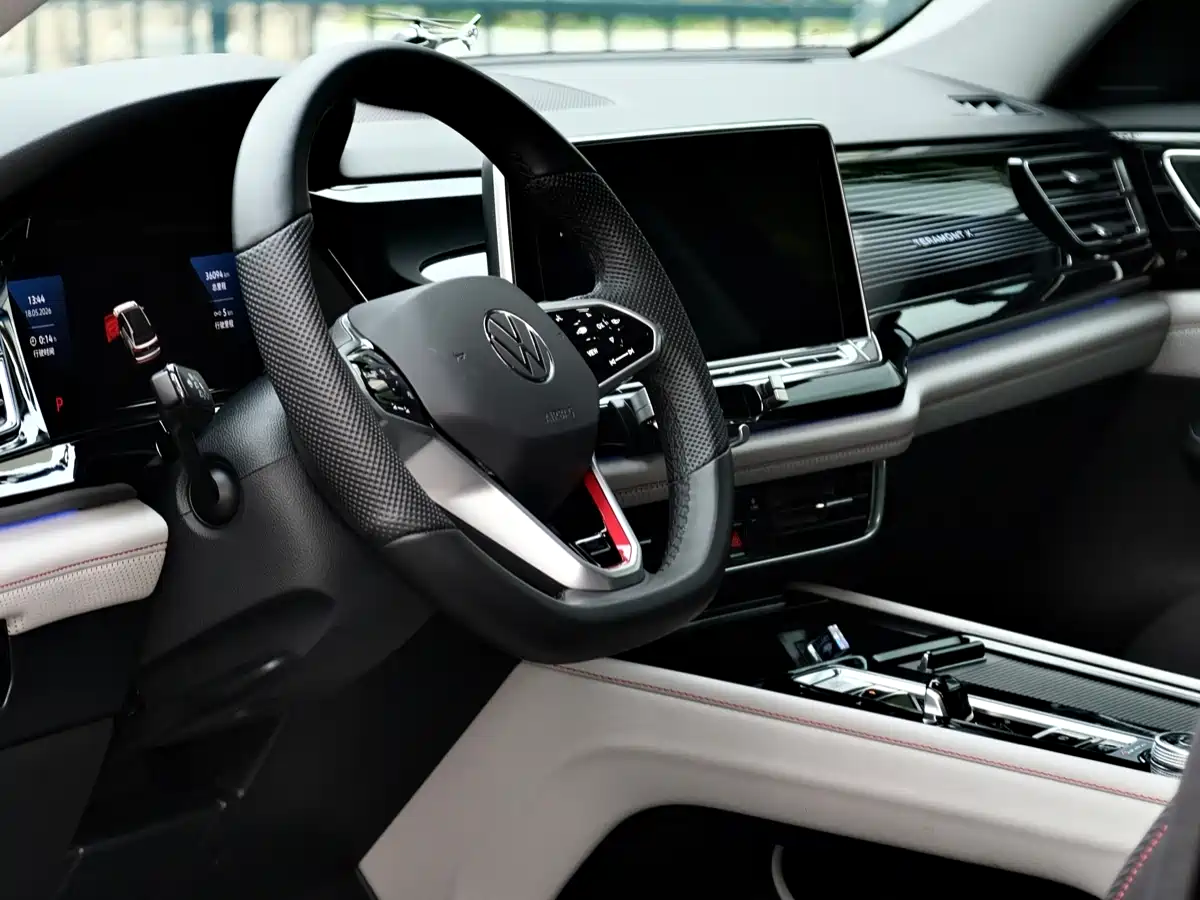 Volkswagen Teramont 2024 530 V6 4WD Dragon Auspicious Edition фото 6