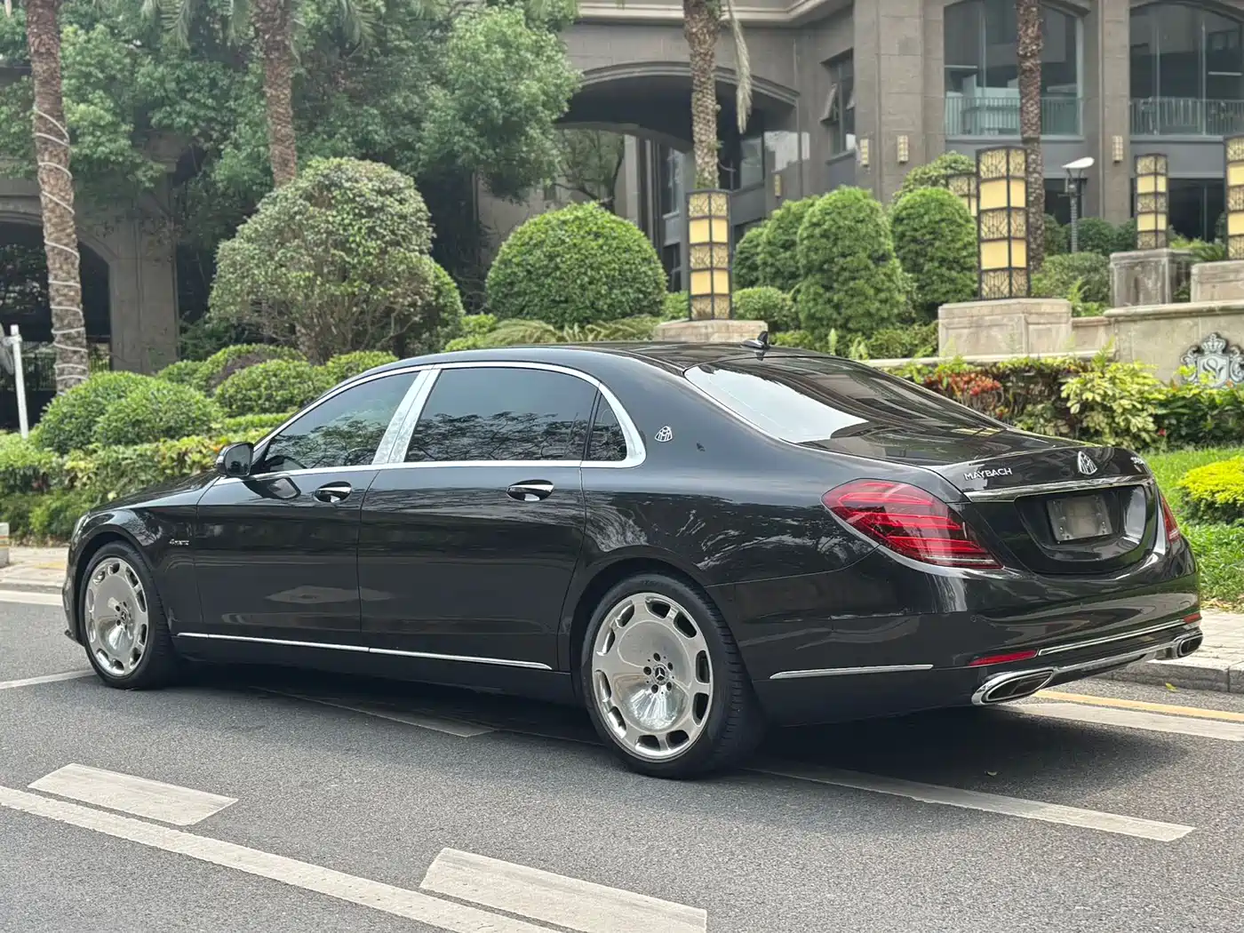 Mercedes-Benz Maybach S-Class 2020 S 450 4MATIC Collector's Edition фото 4