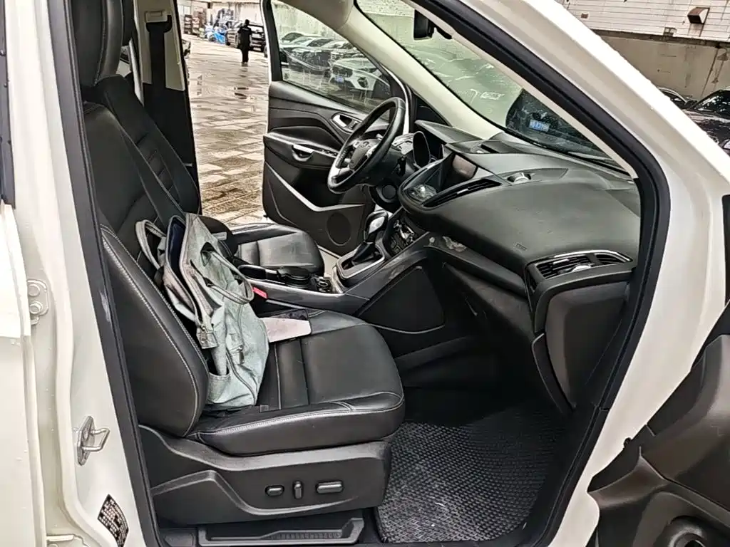 Фото 9 - Ford Kuga