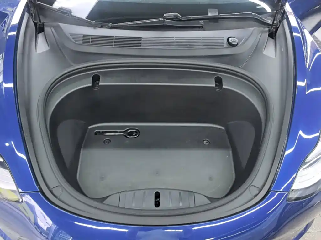 Фото 20 - Tesla Model 3