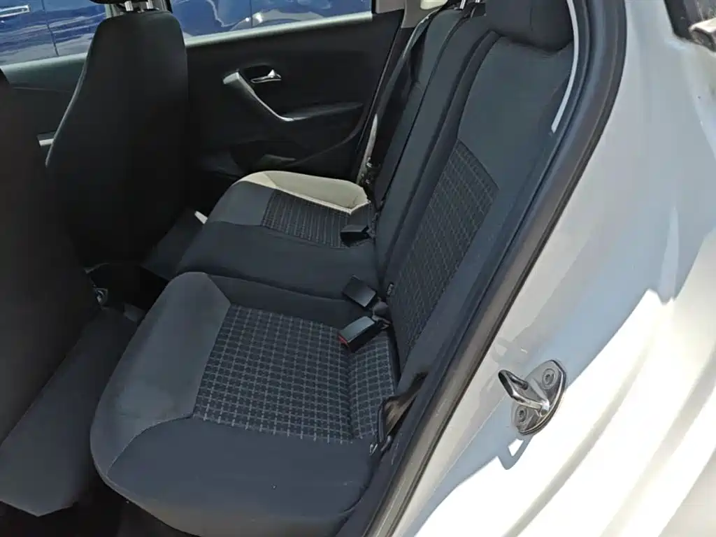 Volkswagen Polo 2016 1.6L Automatic Comfort фото 17