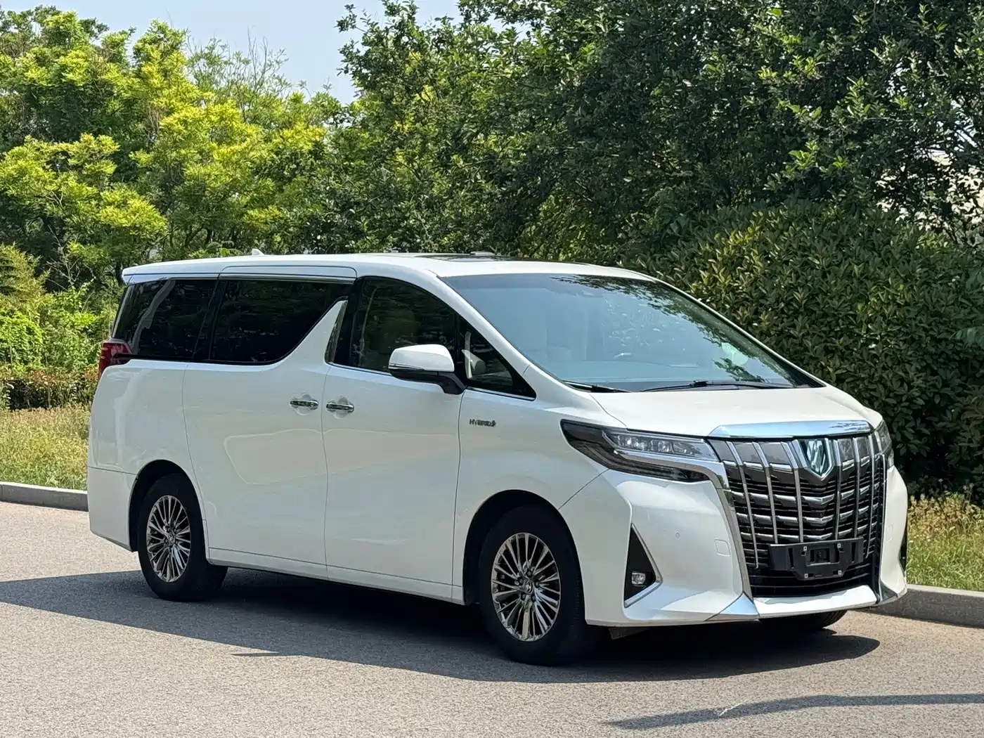 Toyota Alphard 2021 Hybrid 2.5L Premium фото 3