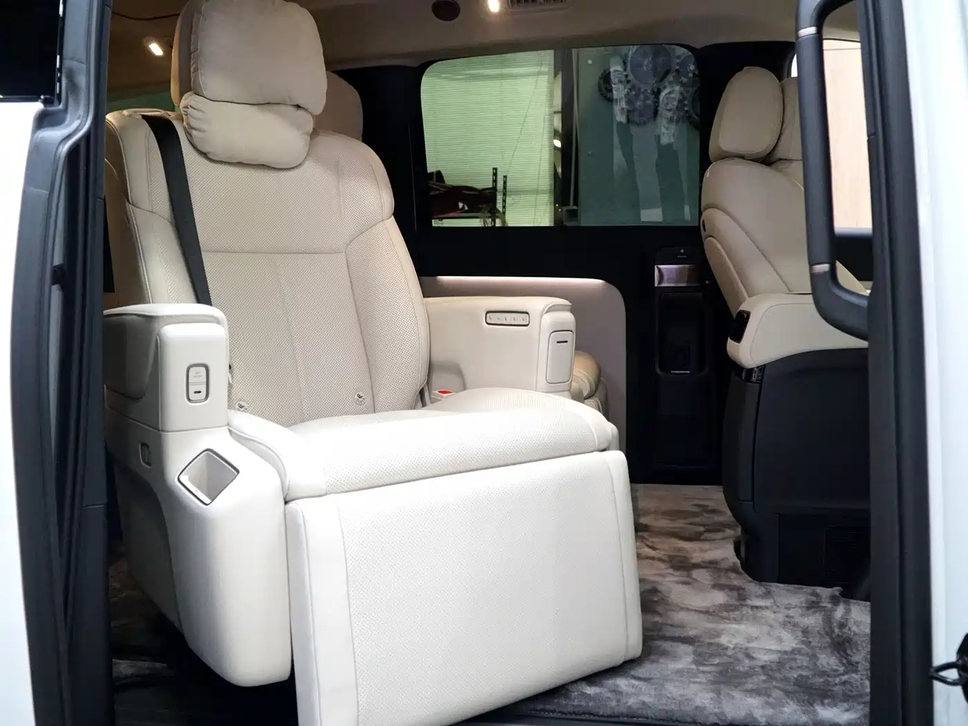 Li Auto MEGA 2025 2025 Model Home Family Special Edition