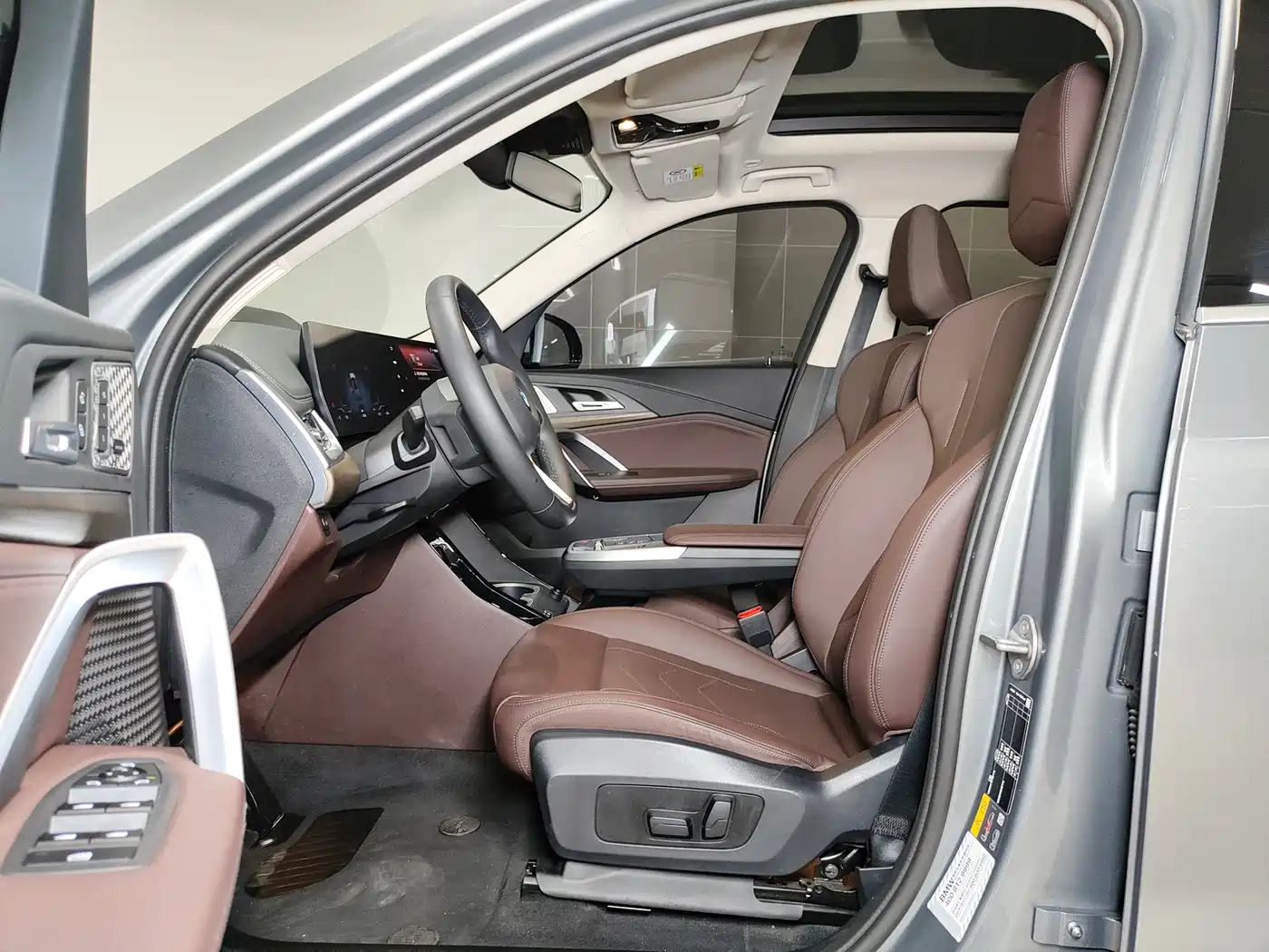 BMW iX1 2023 xDrive30L X Design Package фото 9
