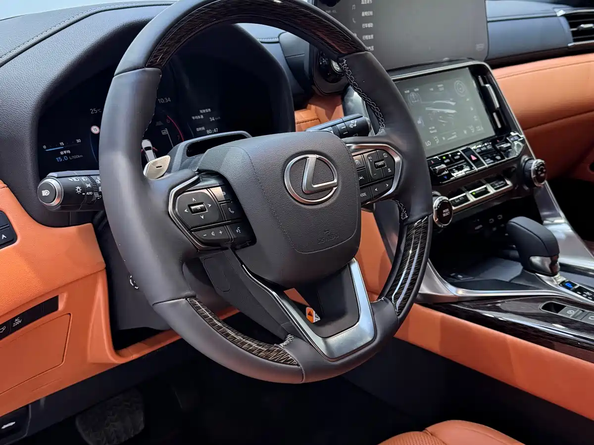 Lexus LX 2025 2025 700h VIP World Edition