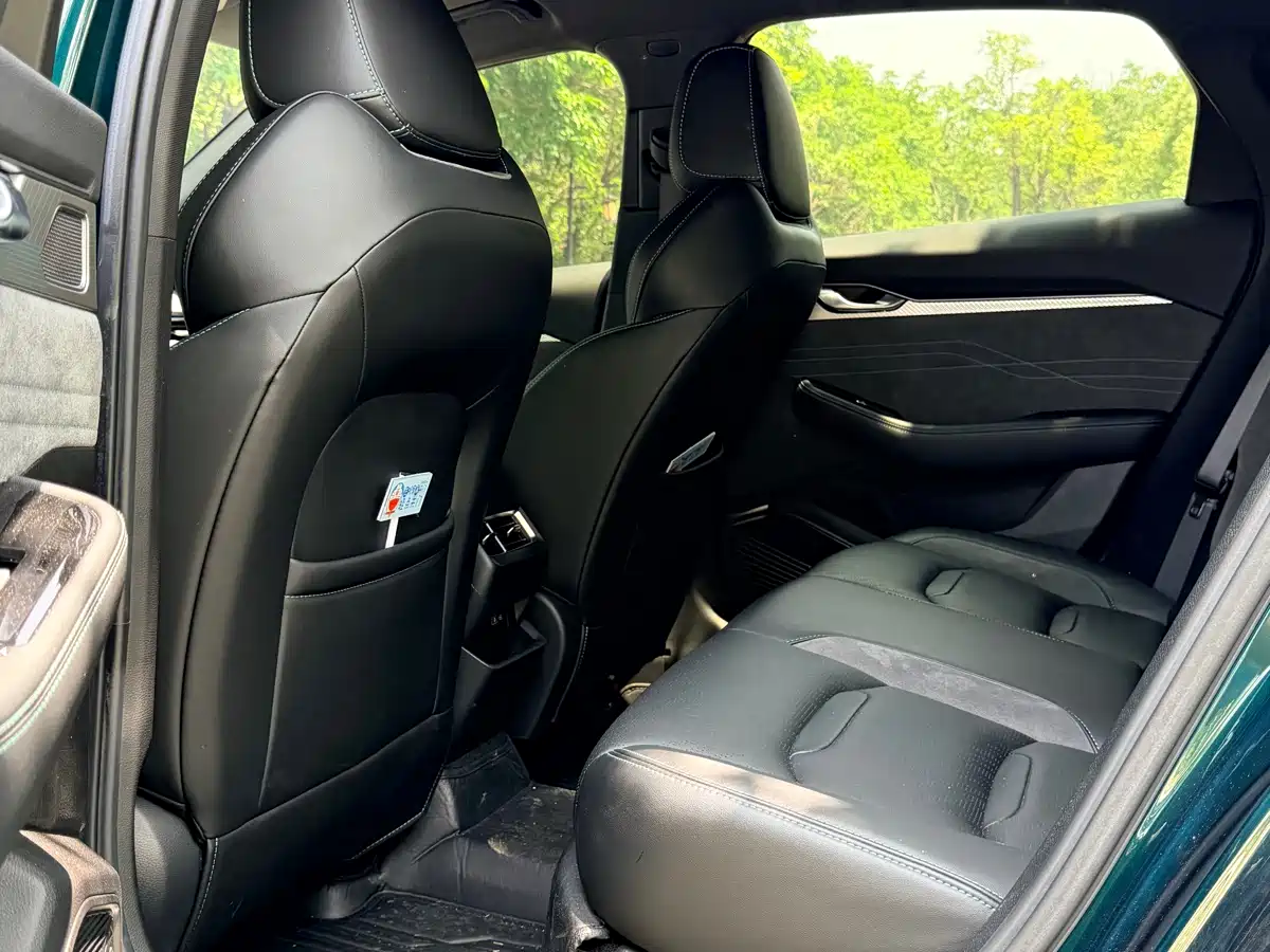 Фото 9 - Geely Preface