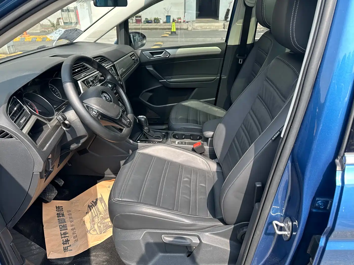 Volkswagen Touran 2018 Touran L 280TSI DSG Frontier Edition 7-Seater China V фото 4