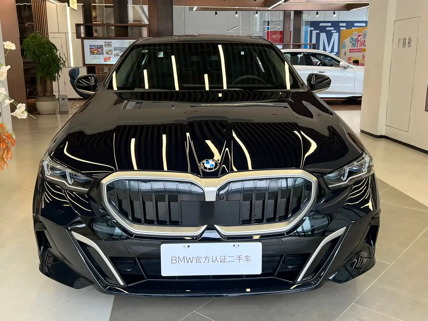 BMW 5 Series 2025 530Li Premium M Sport Package фото 2