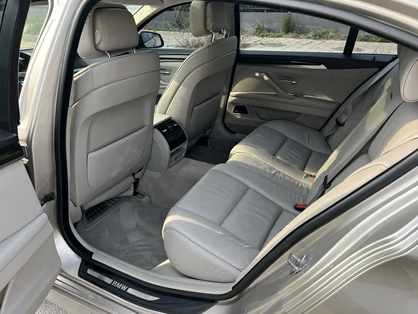 BMW 5 Series 2012 523Li Luxury фото 15