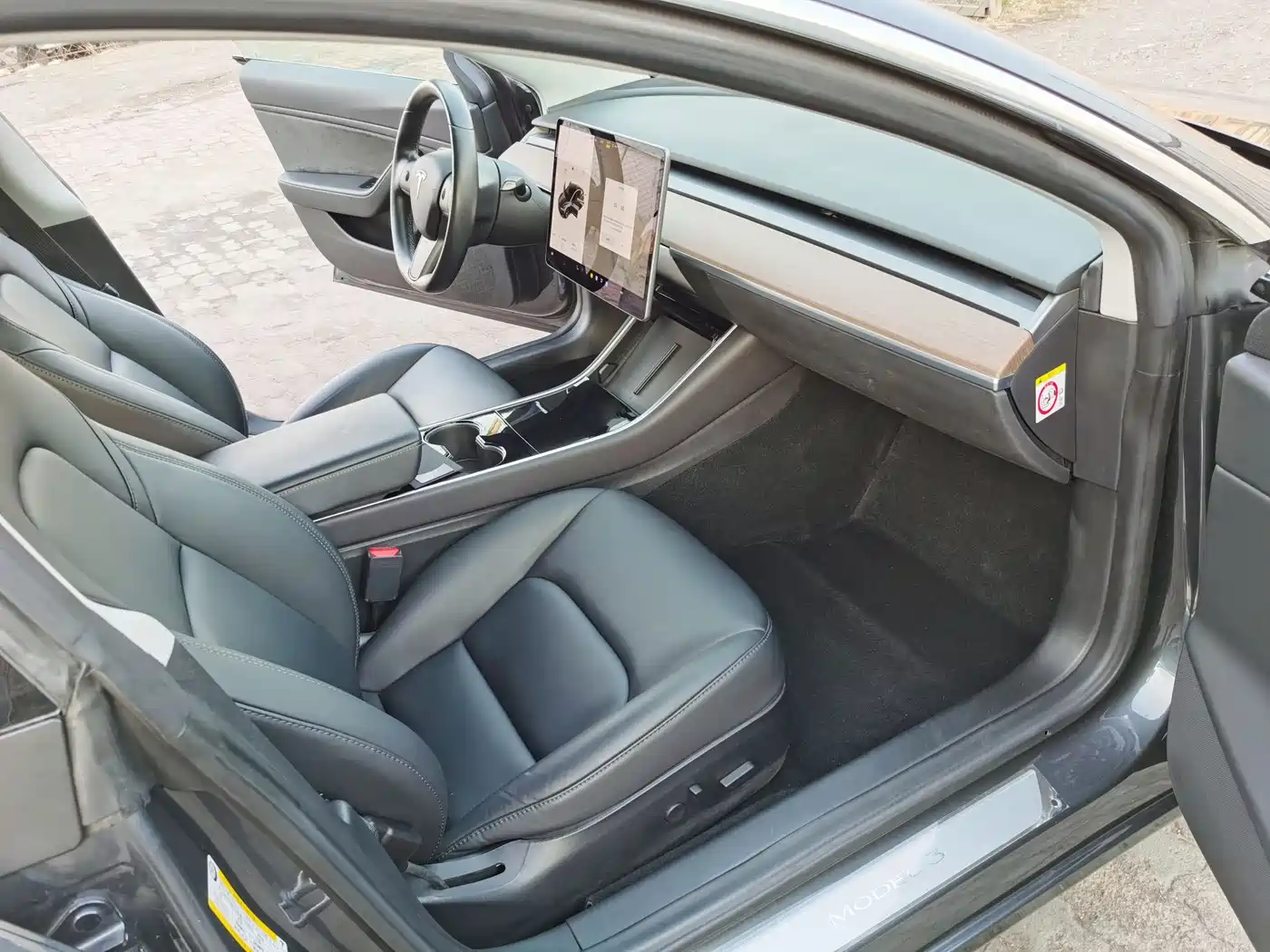 TESLA MODEL 3 (IMPORTED)