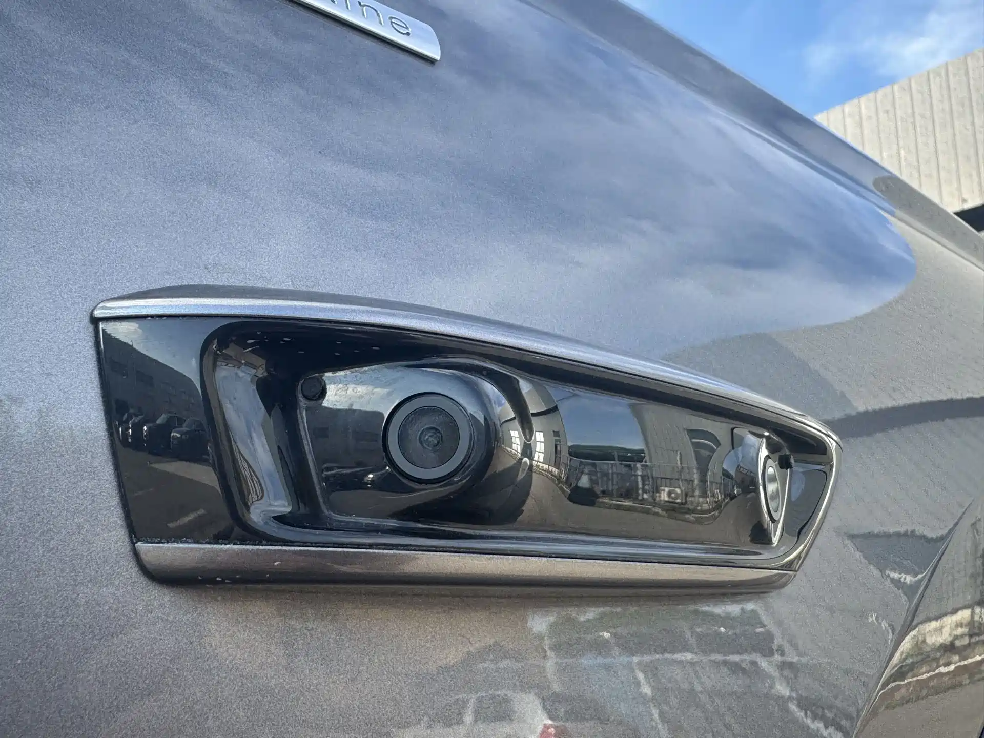 Фото 16 - Audi Q6L e-tron