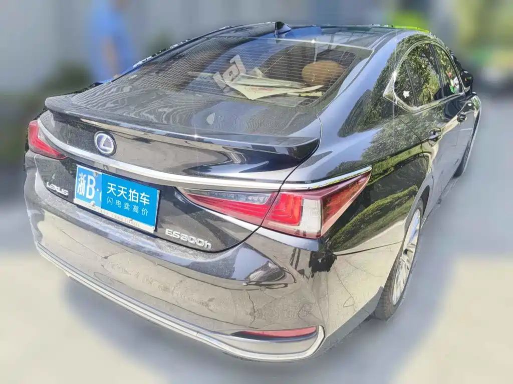 Фото 5 - Lexus ES