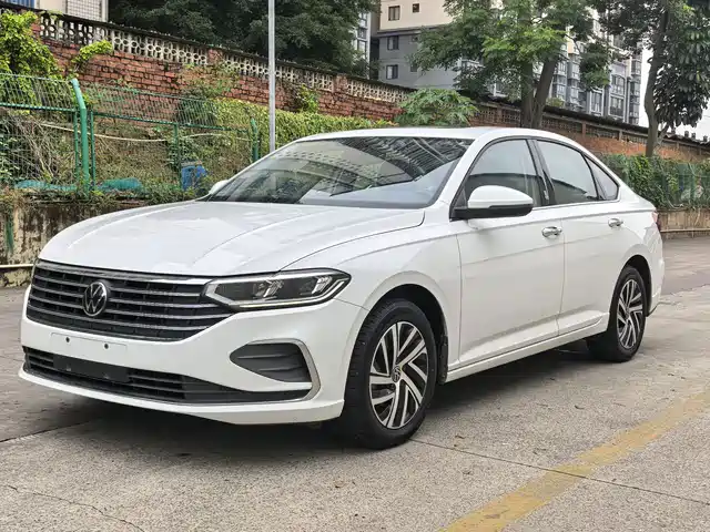 Volkswagen Lavida 1.5L, Автомат, юбилейная серия