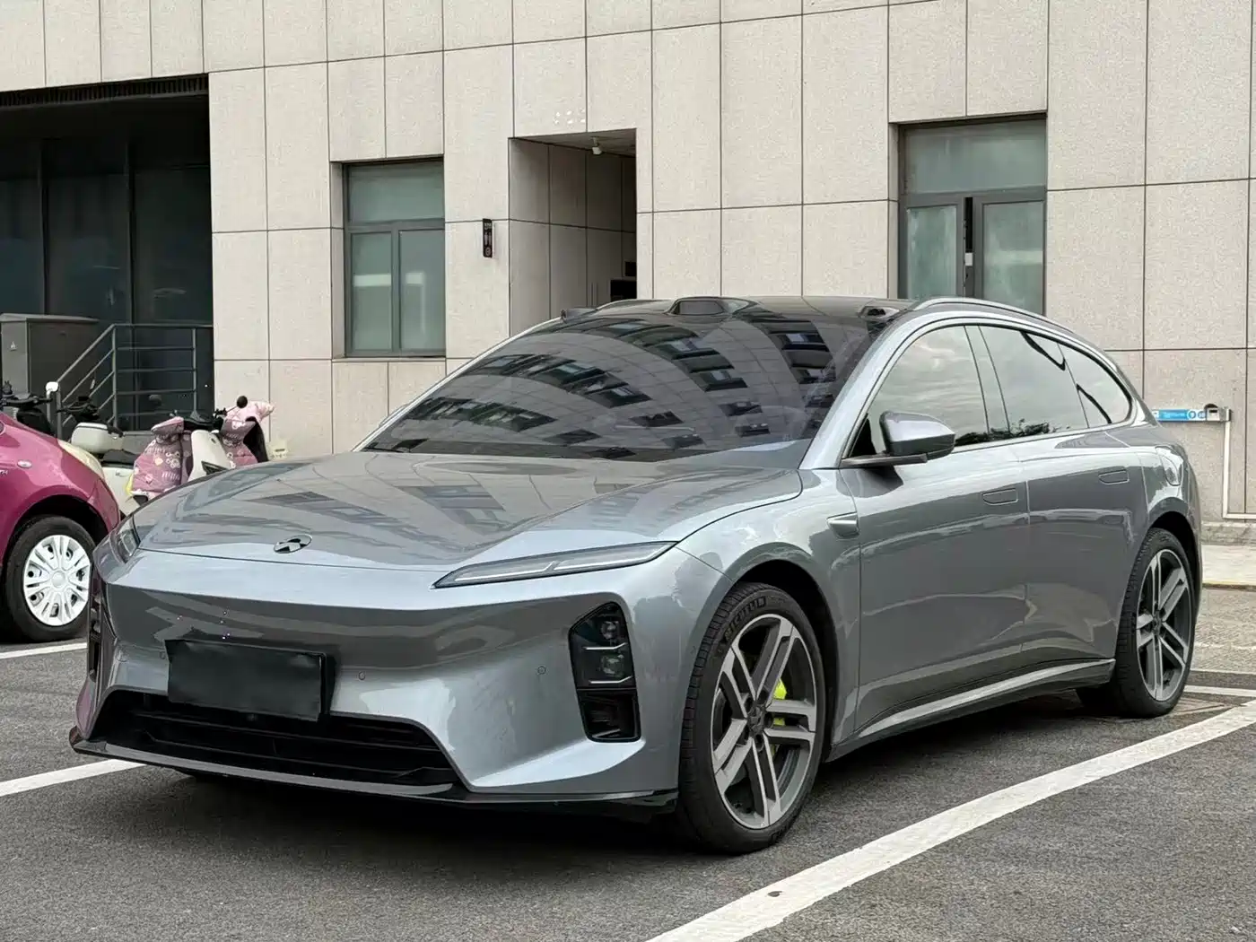 NIO ET5T 2026 2025 Model Champion Commemorative Edition 75kWh Touring