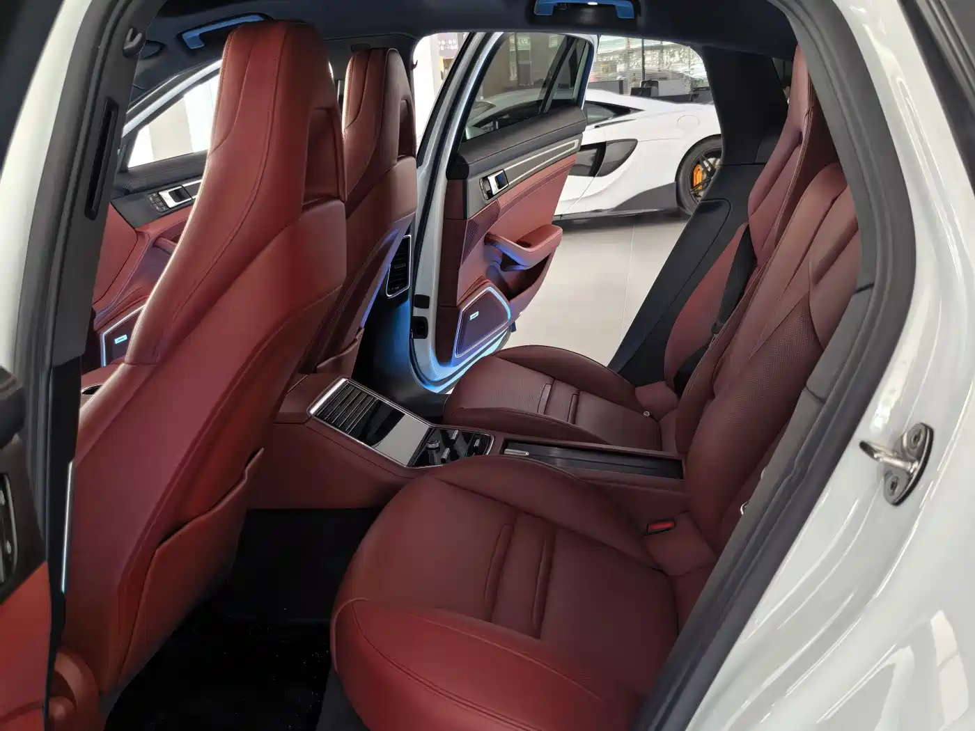 Porsche Panamera 2022 Panamera 2.9T Platinum Edition фото 10
